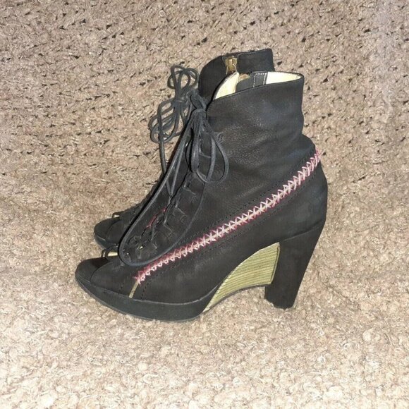 JOHN FLUEVOG-WRITES Angelou-Black Nubuck Leather-Peep-Toe-SZ 7-Excellent - Picture 3 of 11